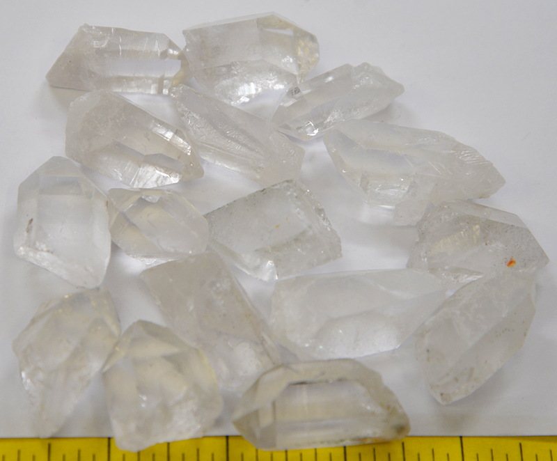 QUARTZ CRYSTAL POINTS L to XL  (7/8 -2")  rough       1/2 lb bulk