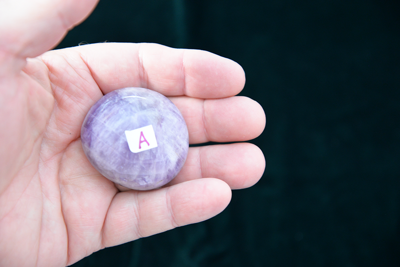 AMETHYST gallet, palm stone - polished (Amethyst Quartz Stone 