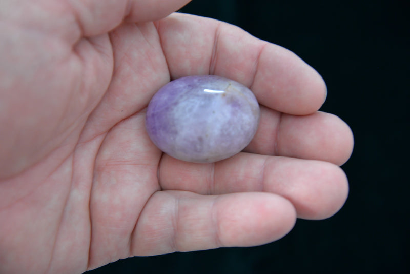 AMETHYST gallet, palm stone - polished (Amethyst Quartz Stone 