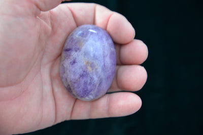 AMETHYST gallet, palm stone - polished (Amethyst Quartz Stone #J)